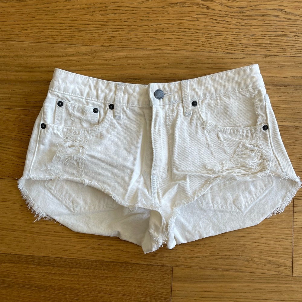 LF Carmar White Destructed Mogen Mid Rise Shorts Sz 24